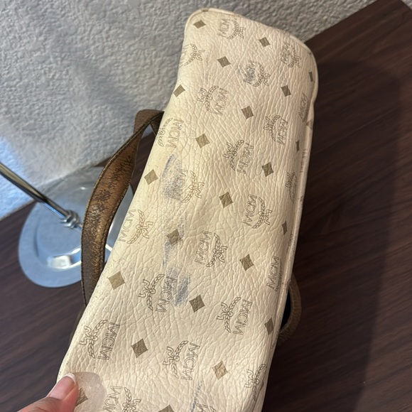 MCM Princess Lion Tote- Vintage - Picture 10 of 10